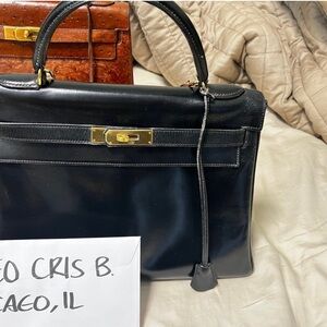 Elegant Black Leather Men's Bag